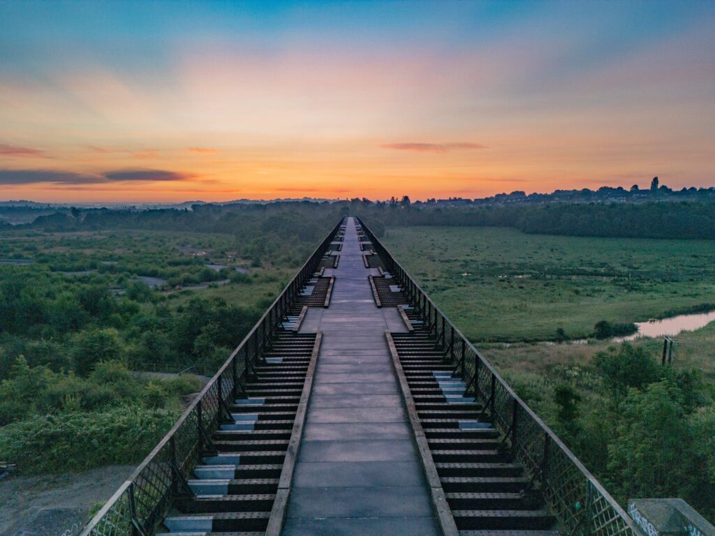 A scenic shot of the viaduct.